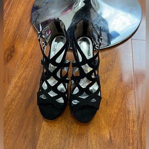 Women’s black heels